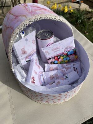 Coffret gourmandises personnalisées maternité 01